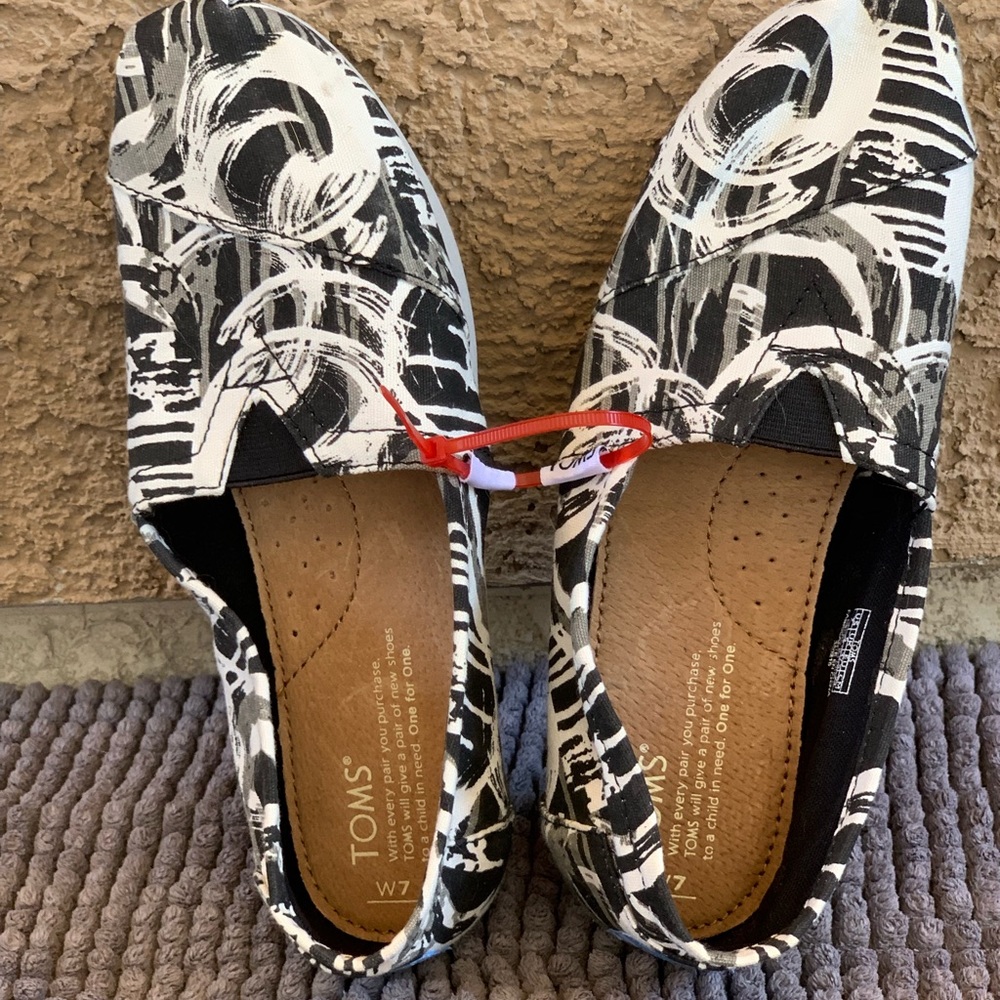 Authentic Toms - Picture 3 of 5
